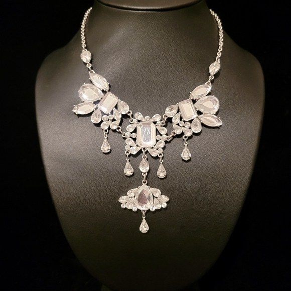 Jewelry - Estate Faceted Lucite Rhinestone Statement Necklace